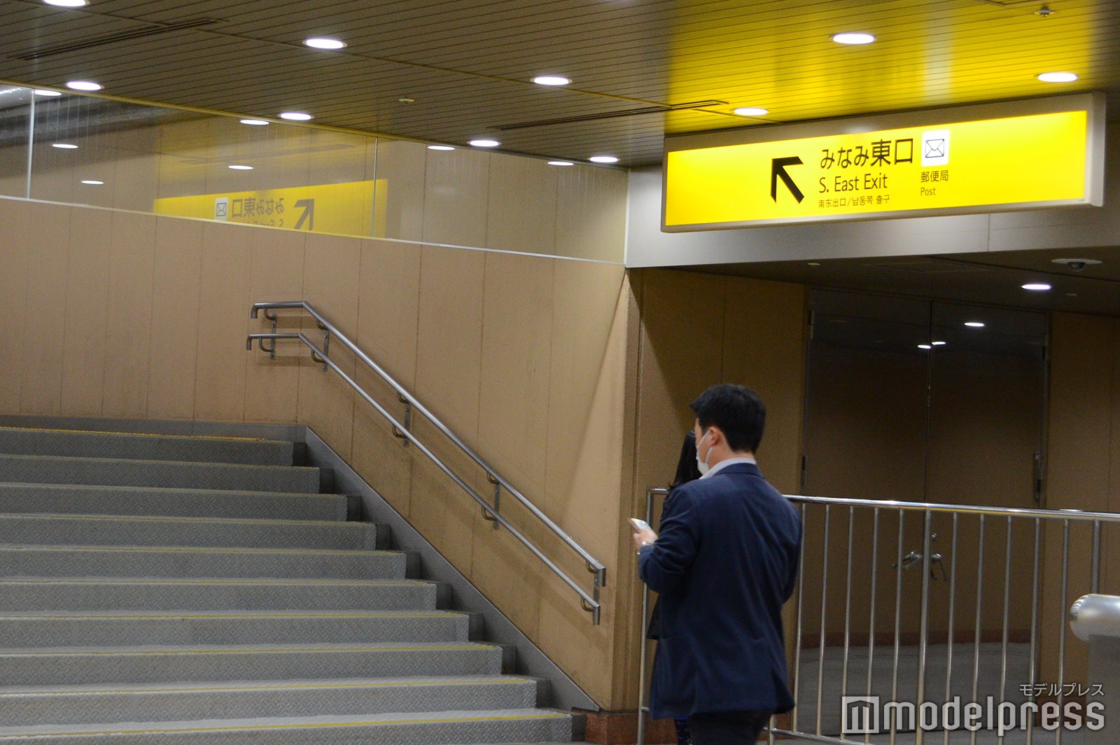 横浜駅みなみ東口の通路から直結 （C）モデルプレス