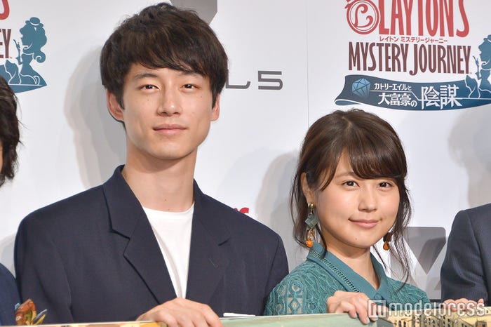 坂口健太郎、有村架純(C)モデルプレス