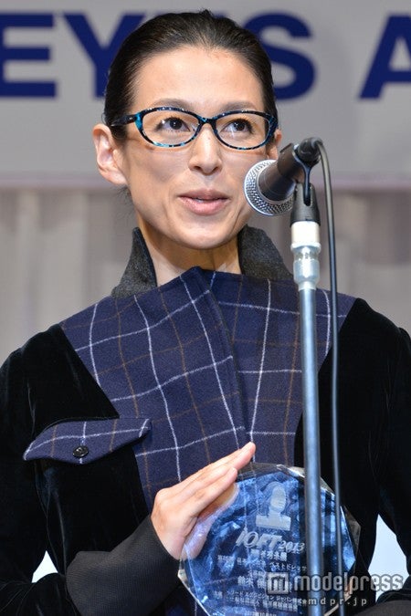 「芸能界部門」を受賞した鈴木保奈美