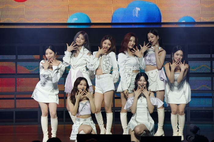 fromis_9「2022 fromis_9 concert<LOVE FROM.>IN JAPAN」より(P)&(C)PLEDIS Entertainment