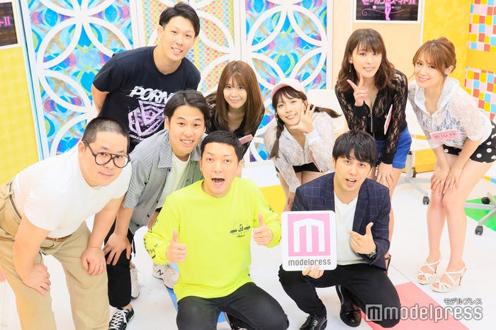 前列:ニューヨーク(屋敷裕政、嶋佐和也)/後列:ネルソンズ(和田まんじゅう、青山フォール勝ち、岸健之助)、三宿菜々、三田寺理紗、金子智美、金山睦、(C)モデルプレス