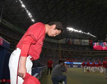 広島・新井監督 試合後のカープファンの対応に「温かいですね」Bクラス確定＆2桁失点での大敗「申し訳ない」
