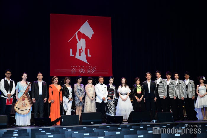 (左から)伊達孝時、ナターシャ・グジー、平原誠之、柴田智子、工藤夕貴、早見優、松本伊代、橋幸夫、坂本冬美、森口博子、YU-KI、鈴木壮麻、LE VELVETS、826aska(C)モデルプレス