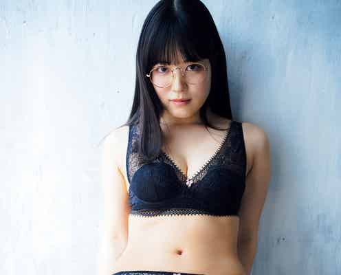 元OLグラドル東雲うみ、美しく大胆に乱れる黒ランジェリー姿 “男子禁制”エピソードも