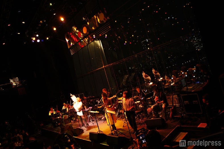 「MTV Unplugged」に出演したBENI