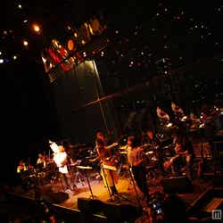 「MTV Unplugged」に出演したBENI