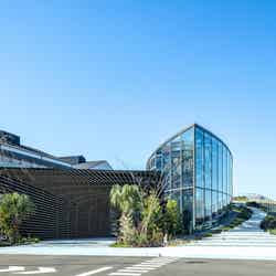 スタバ×霧島酒造コラボ施設、宮崎に1月27日開業 ドライブスルー対応カフェや植物園、屋上庭園完備