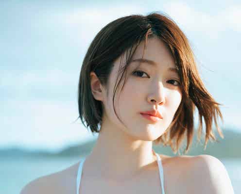 乃木坂46樋口日奈、美バスト披露 ベールに包まれた眩しすぎる純白水着姿