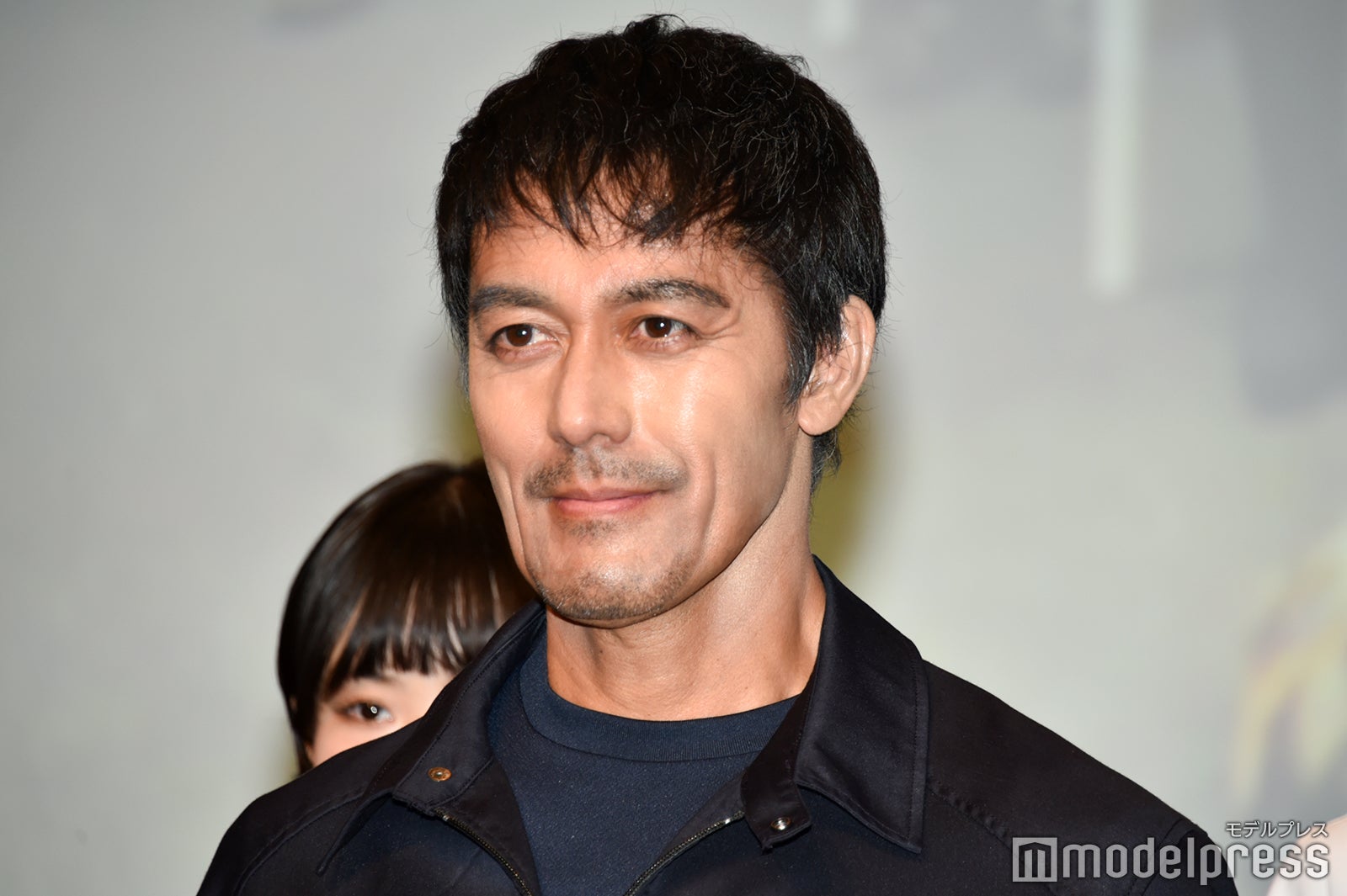 「DCU」3ヶ国同時リモート試写会＆舞台挨拶に登壇した阿部寛 （C）モデルプレス