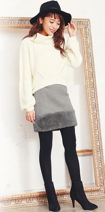 フェイクウール×ファー切替台形ミニスカート「神戸レタス」2490円（税込）／画像提供：神戸レタス