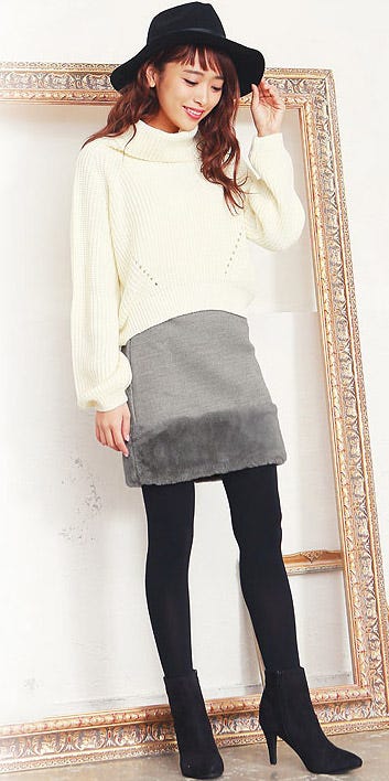 フェイクウール×ファー切替台形ミニスカート「神戸レタス」2490円(税込)/画像提供:神戸レタス