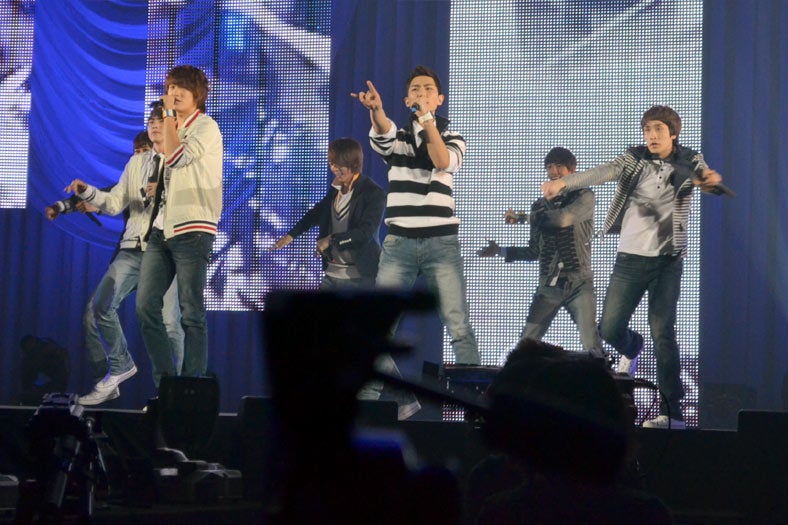 ZE:A（ゼア、朝: 제국의 아이들）