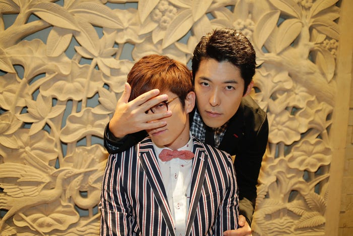 『オリエンタルラジオ×青山裕企 写真集 DOUSEI -ドウセイ-』より