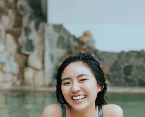 豊田ルナ、美谷間際立つ濡れ髪ショット みずみずしいグラビア披露