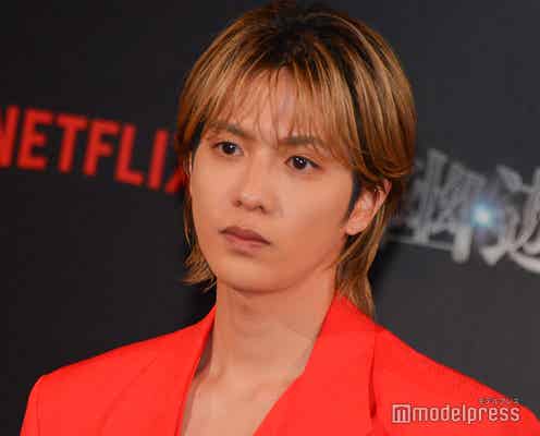 志尊淳、素肌SEXYな赤スーツ姿で登場 撮影時の要求に戸惑う「は?みたいな」<幽☆遊☆白書>