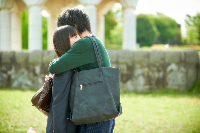 森川葵、佐藤寛太(C)2017「恋と嘘」製作委員会