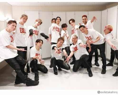 EXILE、個性溢れる“ギャルピース”に反響続々「みんな独特」「岩ちゃん萌袖…」「亜嵐おふざけモード」