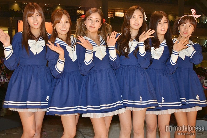 Apink（左から）ハヨン、ウンジ、ボミ、ナウン、チョロン、ナムジュ