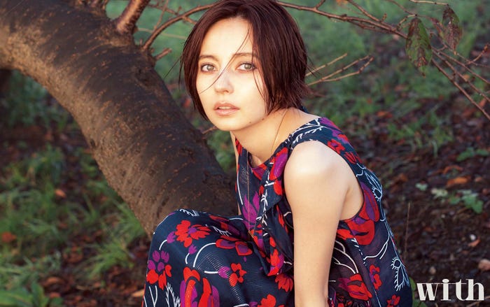 「with」2月号でロングインタビューに応じたベッキー/画像提供:「with」(講談社)より