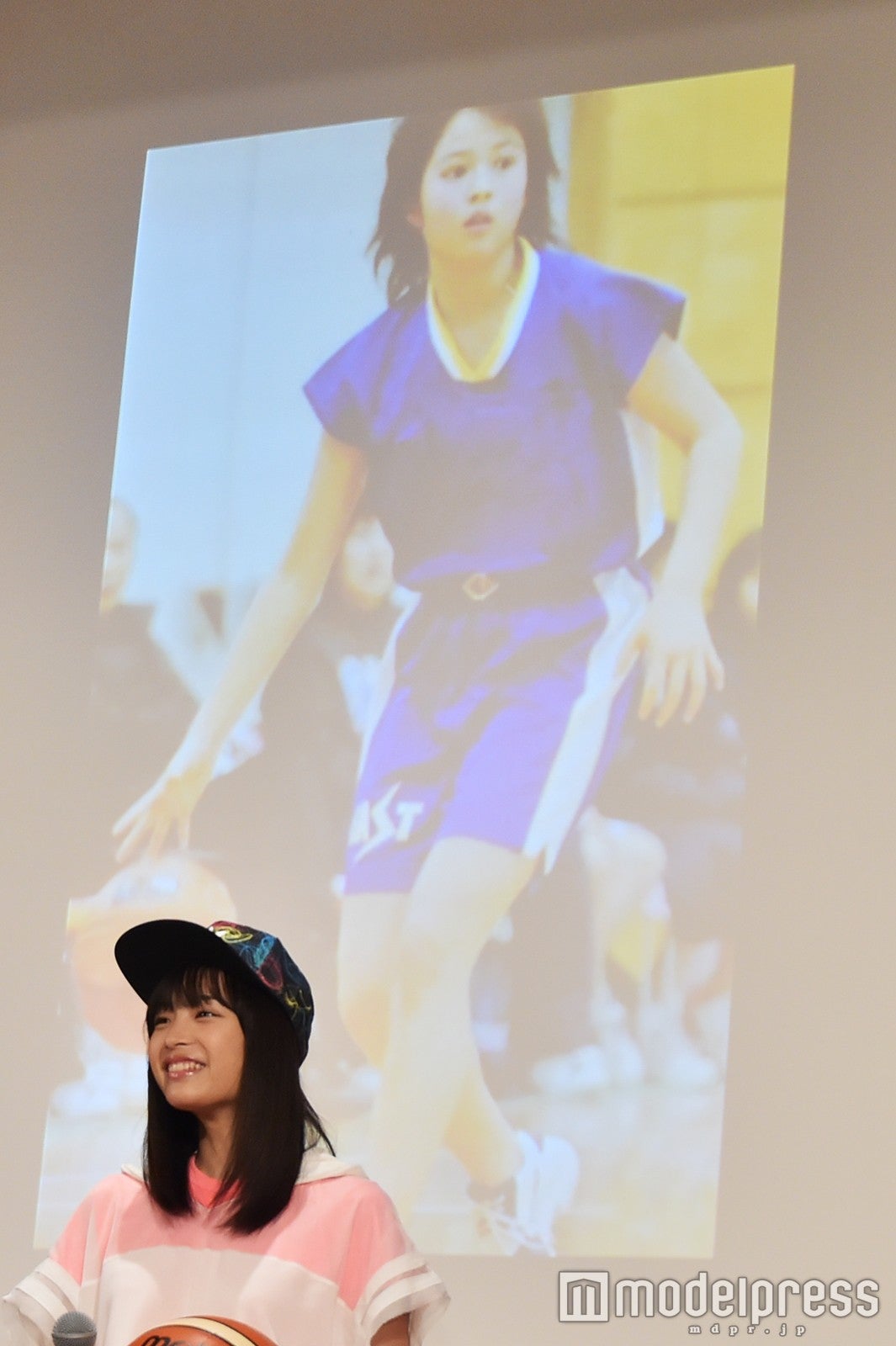 バスケに打ち込む小学生当時の広瀬アリス