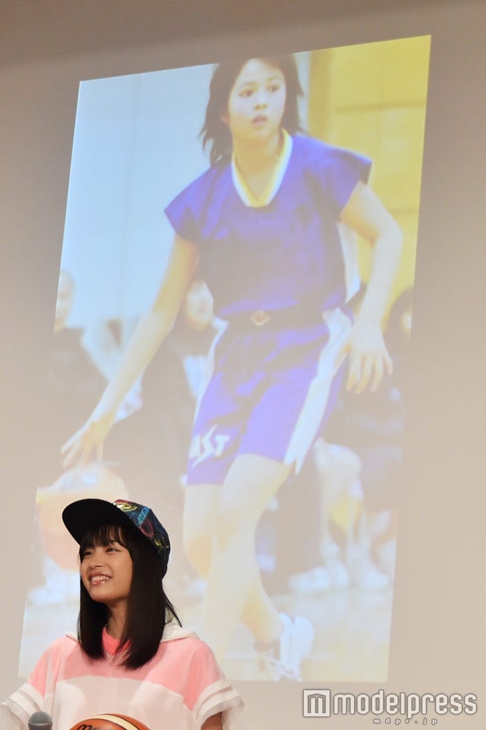 バスケに打ち込む小学生当時の広瀬アリス