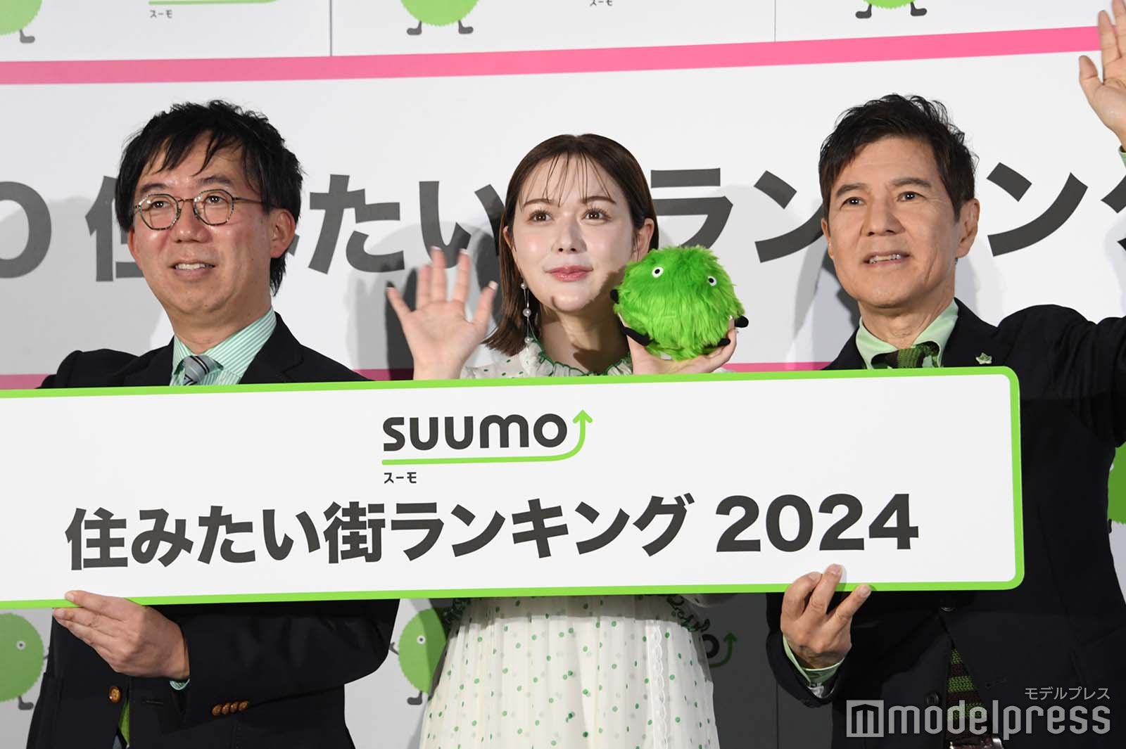 池本洋一編集長、村重杏奈、関根勤（C）モデルプレス