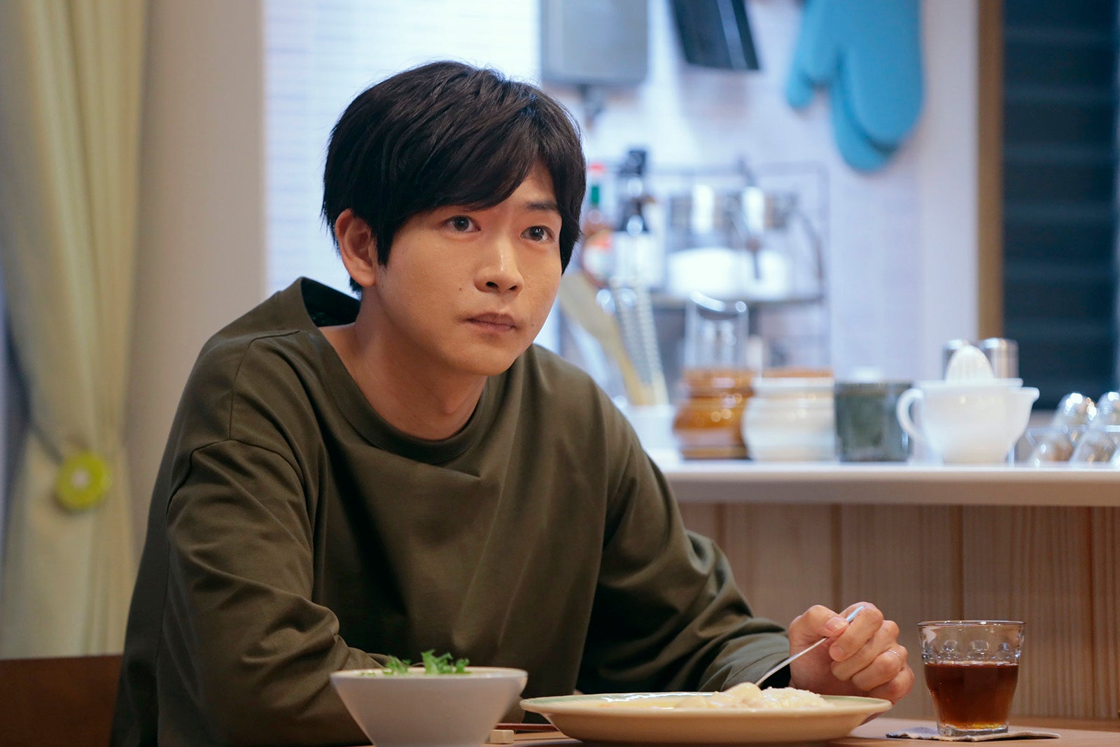 松下洸平「最高の教師 1年後、私は生徒に■された」第1話より（C）日本テレビ