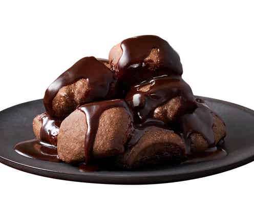 マクドナルド「ダブルチョコメルツ」登場 史上初のとろとろチョコソースがけ