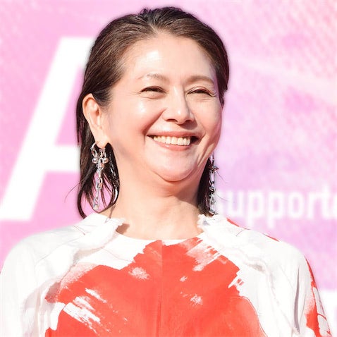 休養期間中にオンライン署名呼びかけも…60歳の小泉今日子は、休養明けにどこへ向かうのか