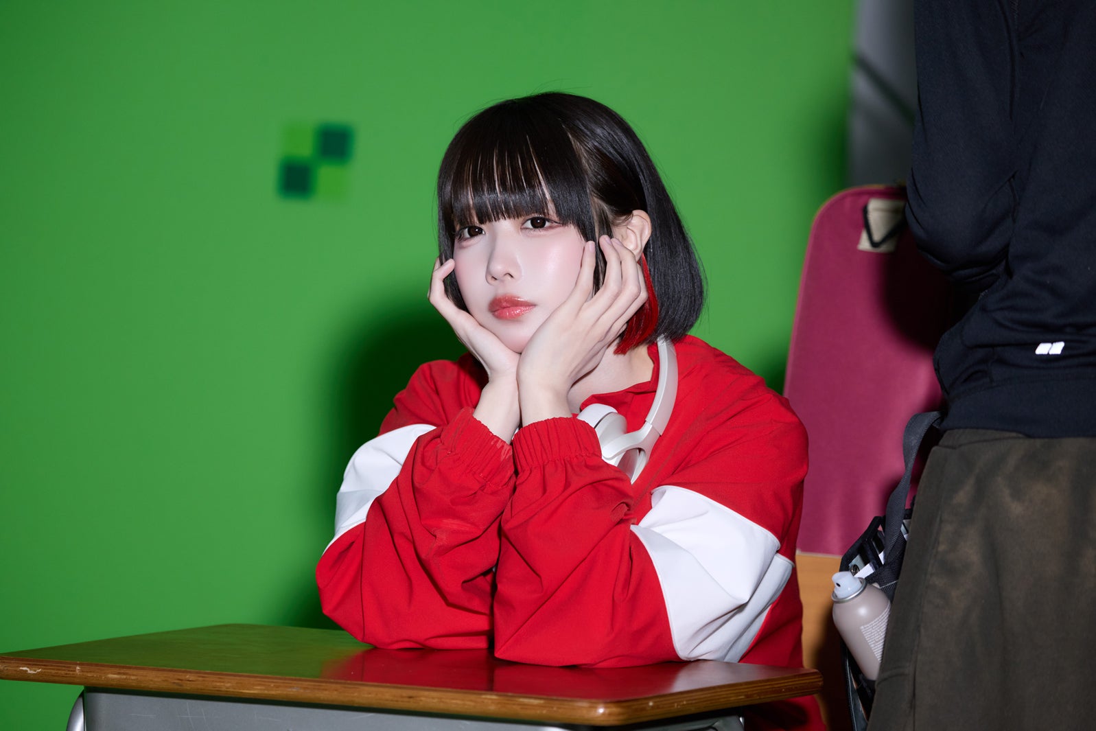 あの／新CM「コチる放課後アンセム 『レストラン』篇」メイキングより（提供写真）