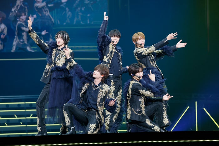 ACEes、事務所の伝統＆新スキルの革新ステージ 浮所飛貴「伝統を引き継ぐことができるのは、この事務所の人間だけ」【ACEes Arena Tour 2026 “V”】
