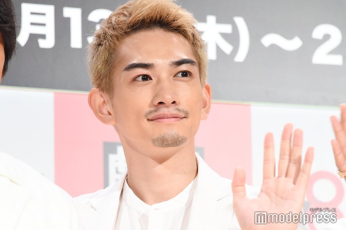 町田啓太 金髪 ヒゲ姿に大胆イメチェン 鈴木伸之 気になって 突っ込む 勇者のために鐘は鳴る モデルプレス 町田啓太 金髪 ヒゲ姿に大胆イメチェン 鈴木伸之 気になって 突っ込む 勇者のために鐘は鳴る モデルプレス