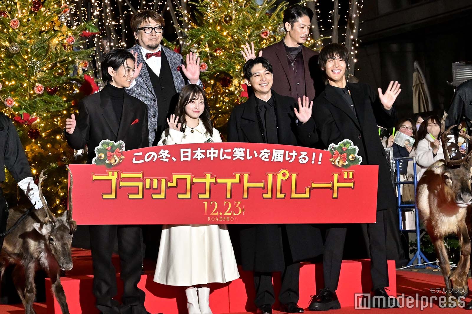 （前列左から）渡邊圭祐、橋本環奈、吉沢亮、中川大志、（後列左から）福田雄一監督、玉木宏 （C）モデルプレス