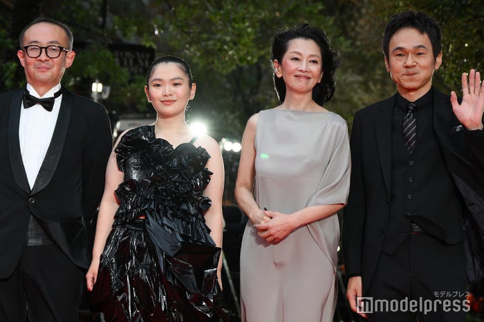 富田望生、麻生祐未ら(C)モデルプレス