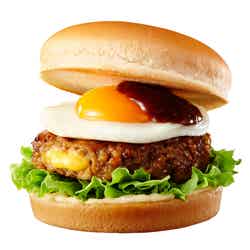 エッグデミチーズイン肉厚ハンバーガー／画像提供：株式会社ロッテリア