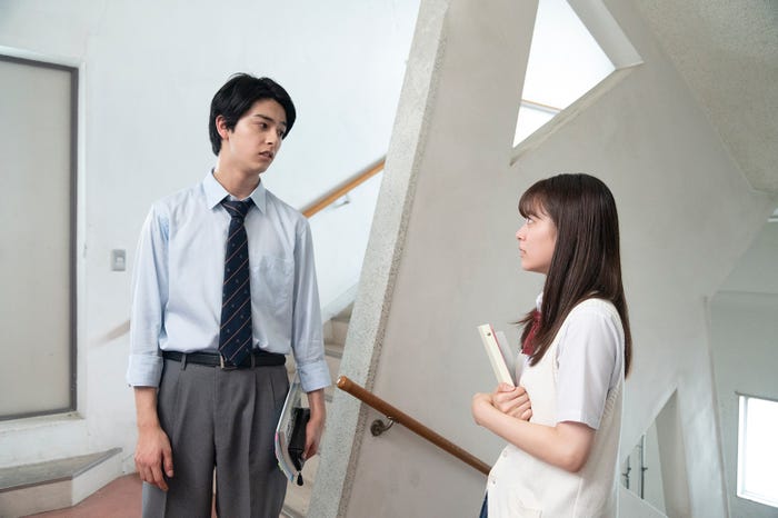 新原泰佑、永瀬莉子/ドラマ「17.3 about a sex」(C)AbemaTV