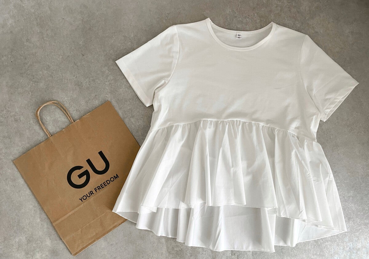 GUって若い子向けでしょ…を覆す！30〜40代にこそ似合うフレアトップスの着こなし術