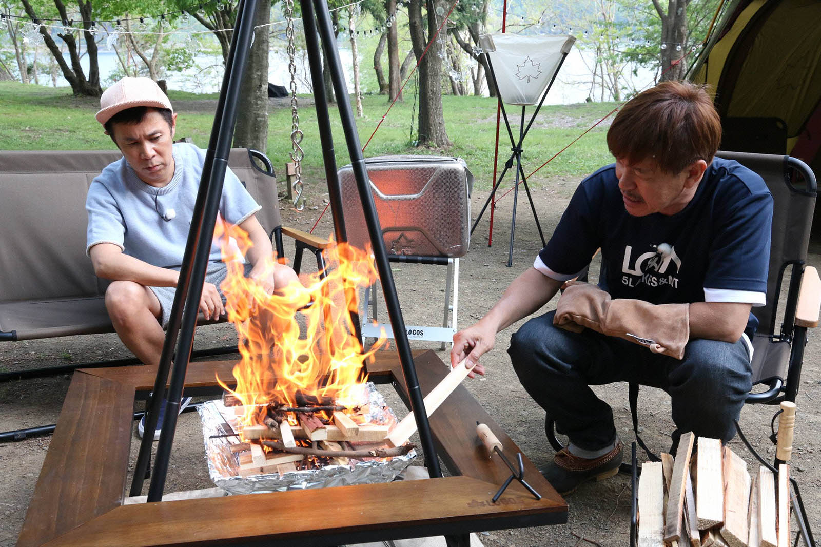 （左から）岡村隆史、ヒロミ（C）フジテレビ