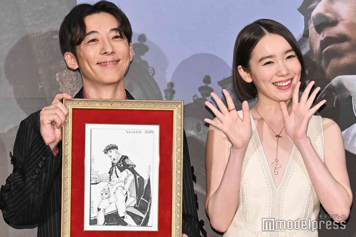 高橋一生、飯豊まりえ(C)モデルプレス