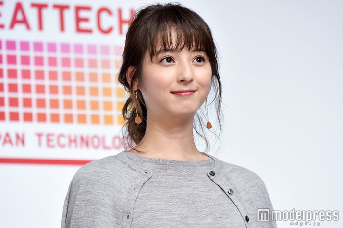 ぬいぐるみかな 佐々木希の 愛犬抱っこ が破壊力抜群 モデルプレス ぬいぐるみかな 佐々木希の 愛犬抱っこ が破壊力抜群 モデルプレス