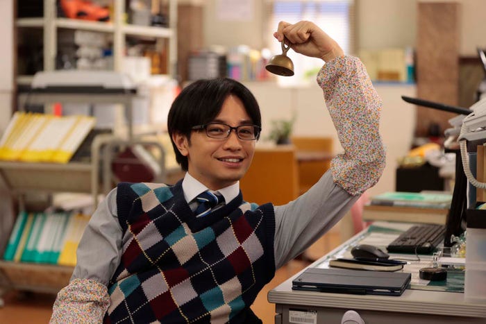 中島健人「シッコウ!!~犬と私と執行官~」第2話より(C)テレビ朝日