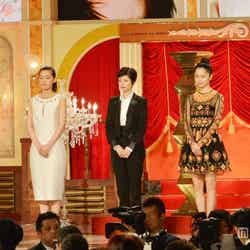 第37回日本アカデミー賞「優秀主演女優賞」の受賞者（左より）上戸彩、尾野真千子、真木よう子、宮崎あおい、吉行和子