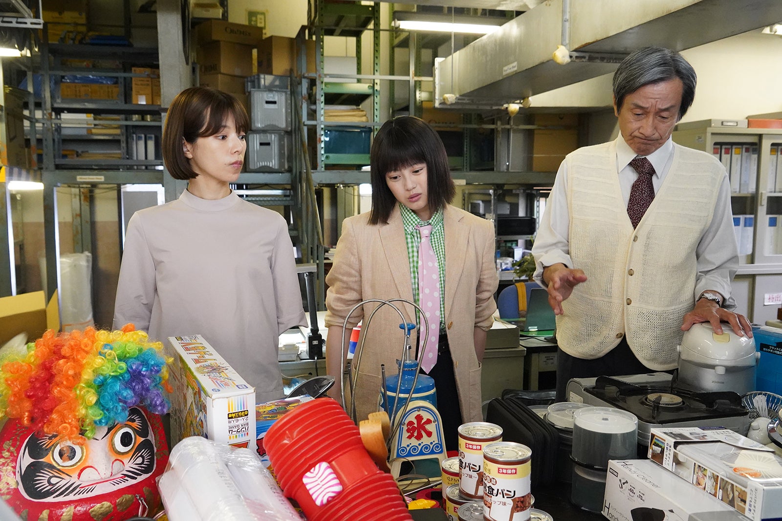 桜井ユキ、今田美桜、佐戸井けん太／「悪女（わる）～働くのがカッコ悪いなんて誰が言った？～」第8話より（C）日本テレビ