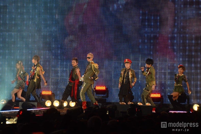 AAAのライブステージ