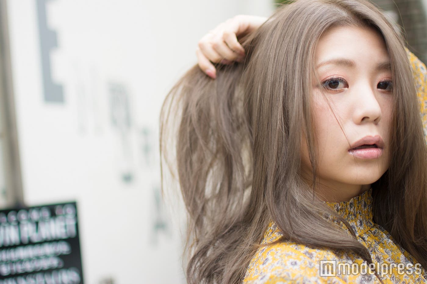 話題の“ハイ透明感カラー”(C)モデルプレス