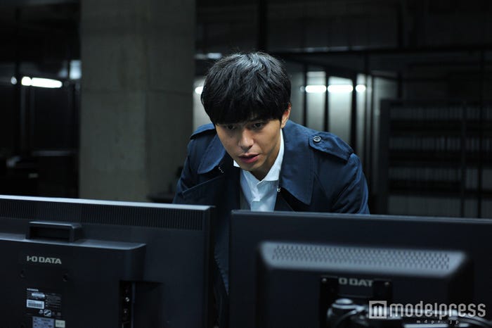 東出昌大(C)大場つぐみ・小畑健/集英社 (C)2016「DEATH NOTE」FILM PARTNERS