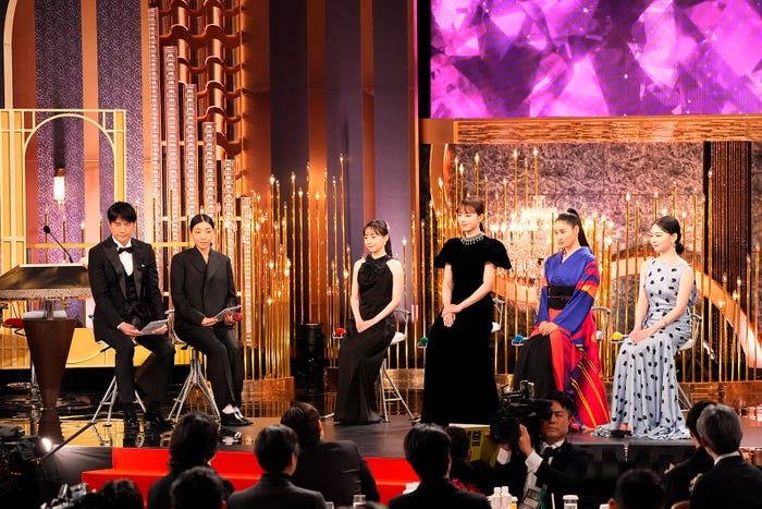 羽鳥慎一、安藤サクラ、芦田愛菜、清原果耶、土屋太鳳、山田杏奈(C)日本アカデミー協会