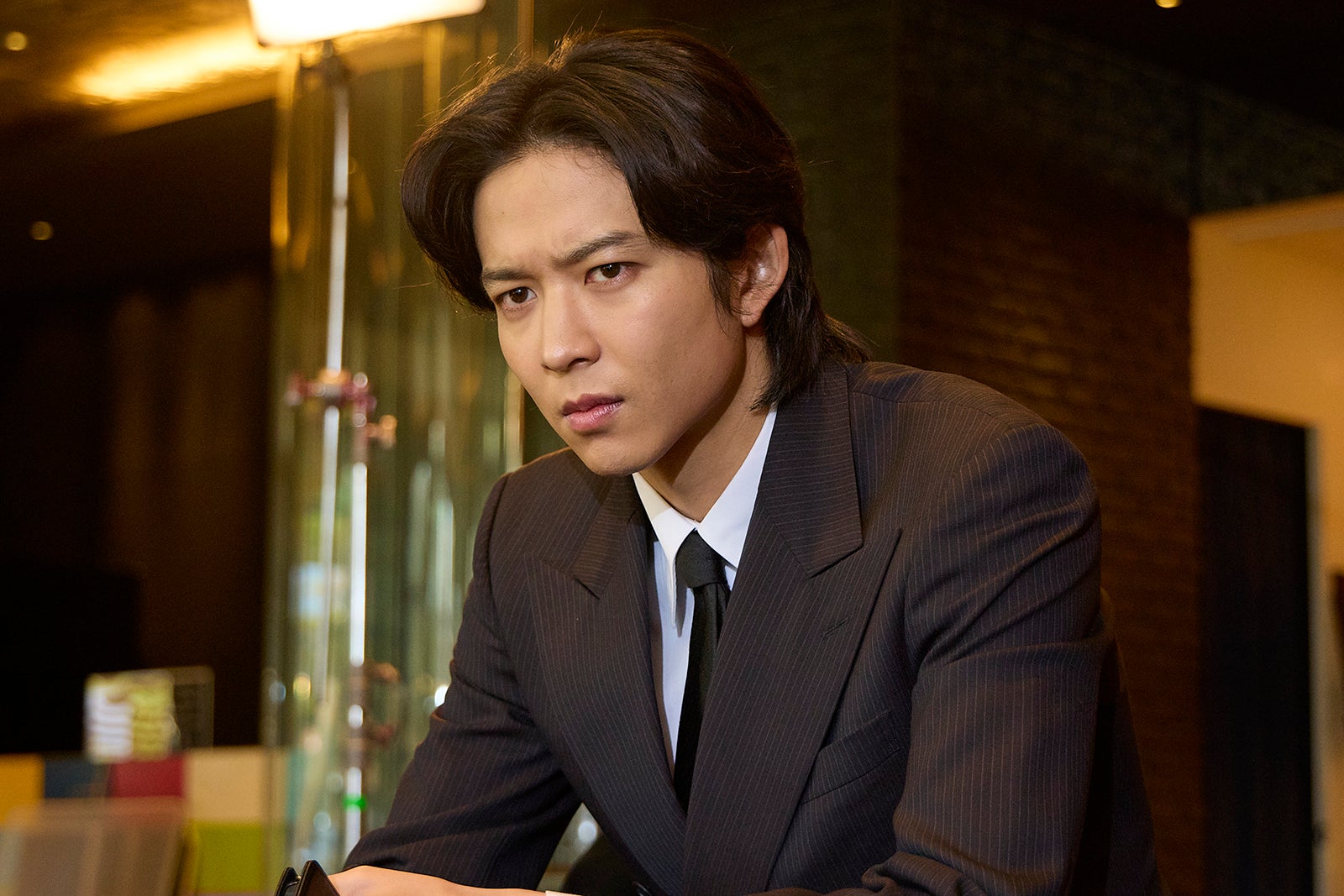 鈴木仁「復讐カレシ～溺愛社長の顔にはウラがある～」第5話（C）「復讐カレシ～溺愛社長の顔にはウラがある～」製作委員会・MBS