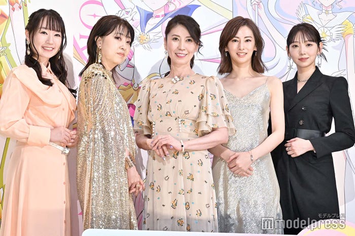 (左から)水樹奈々、林原めぐみ、三石琴乃、北川景子、井上麻里奈(C)モデルプレス