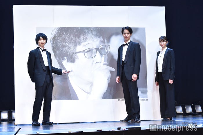 (左から)植田圭輔、味方良介、井上小百合(C)モデルプレス